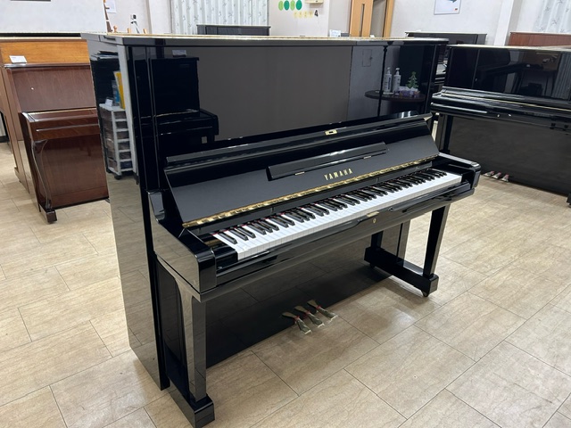 YAMAHA U3A
