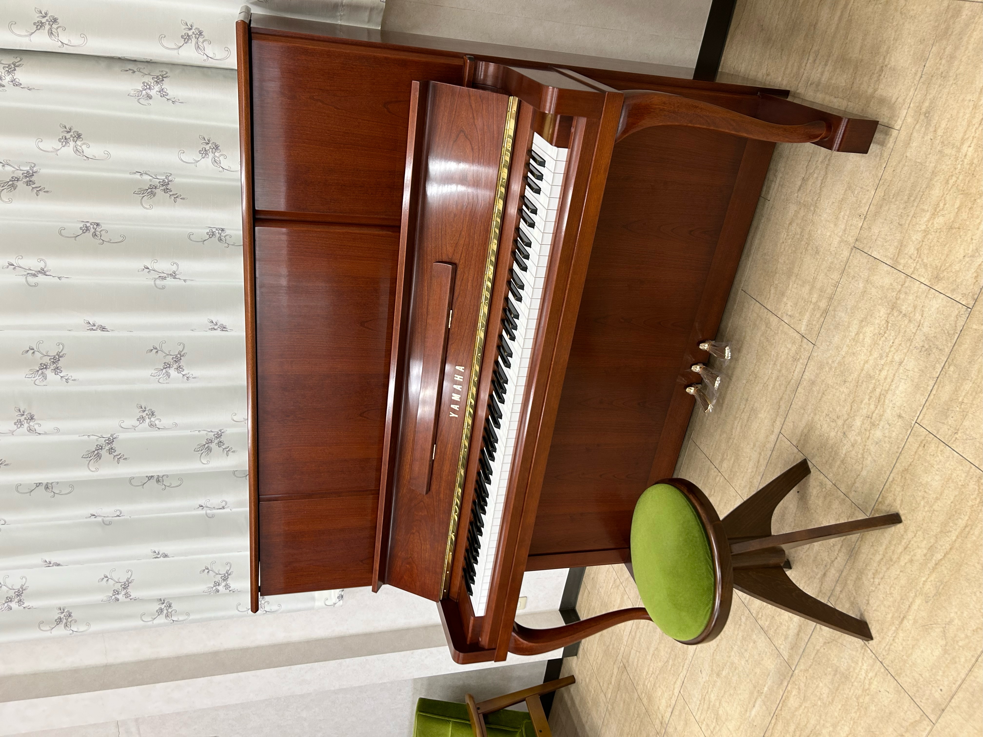 YAMAHA U30ChC