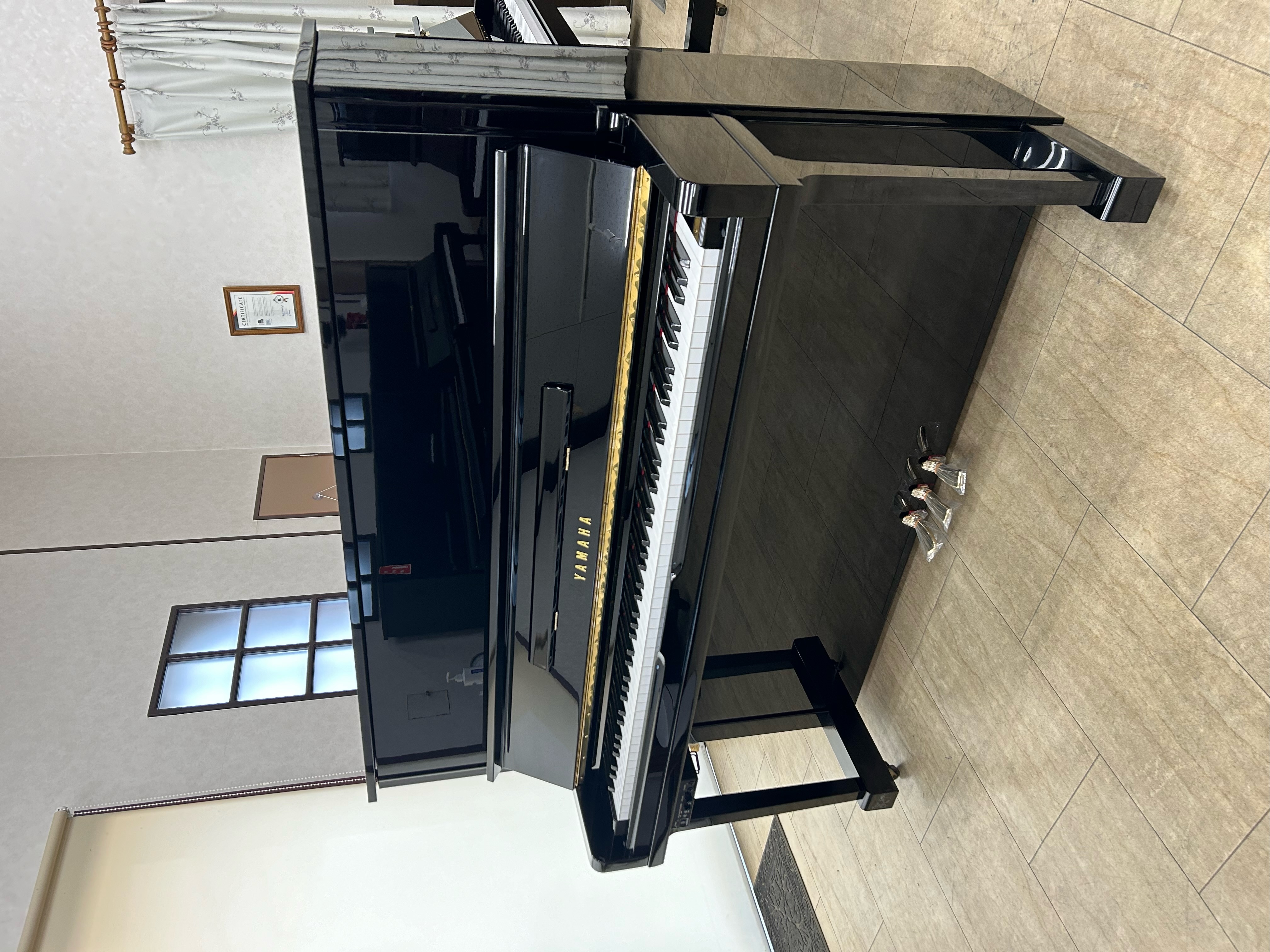 YAMAHA U10A